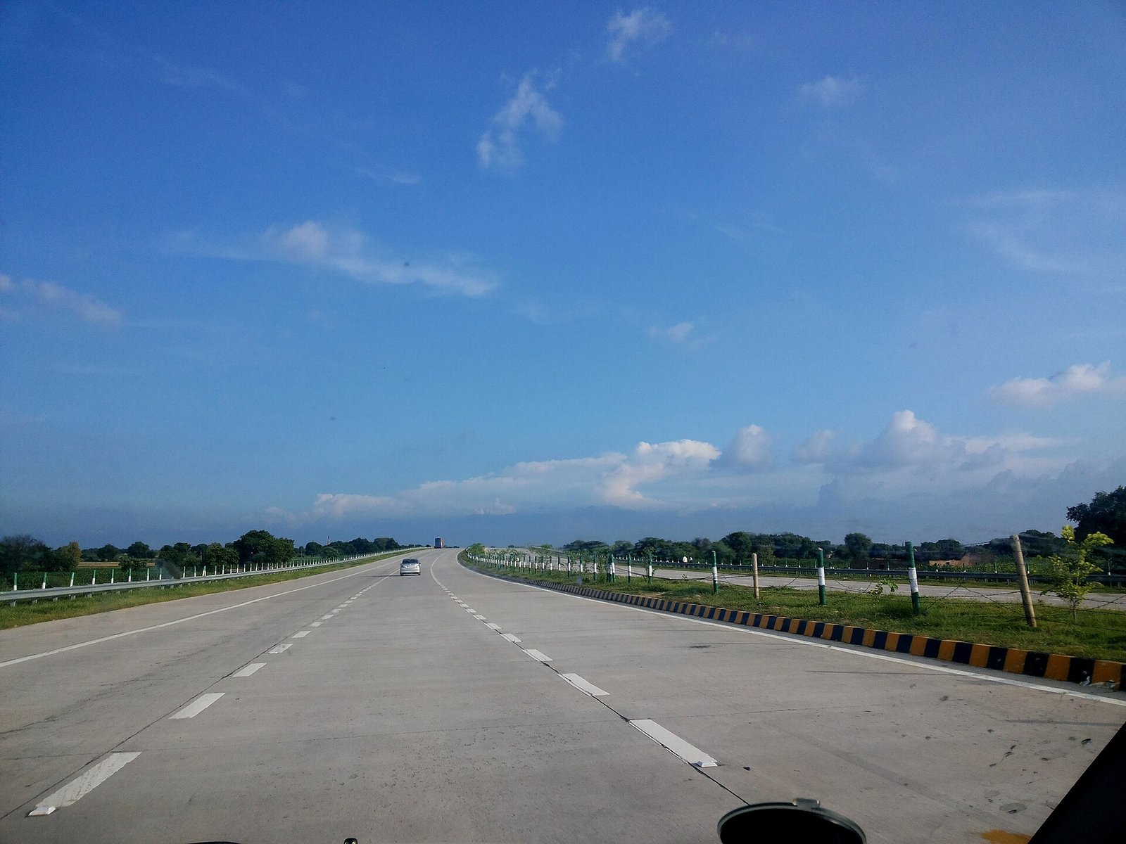 Yamuna Expressway from Delhi