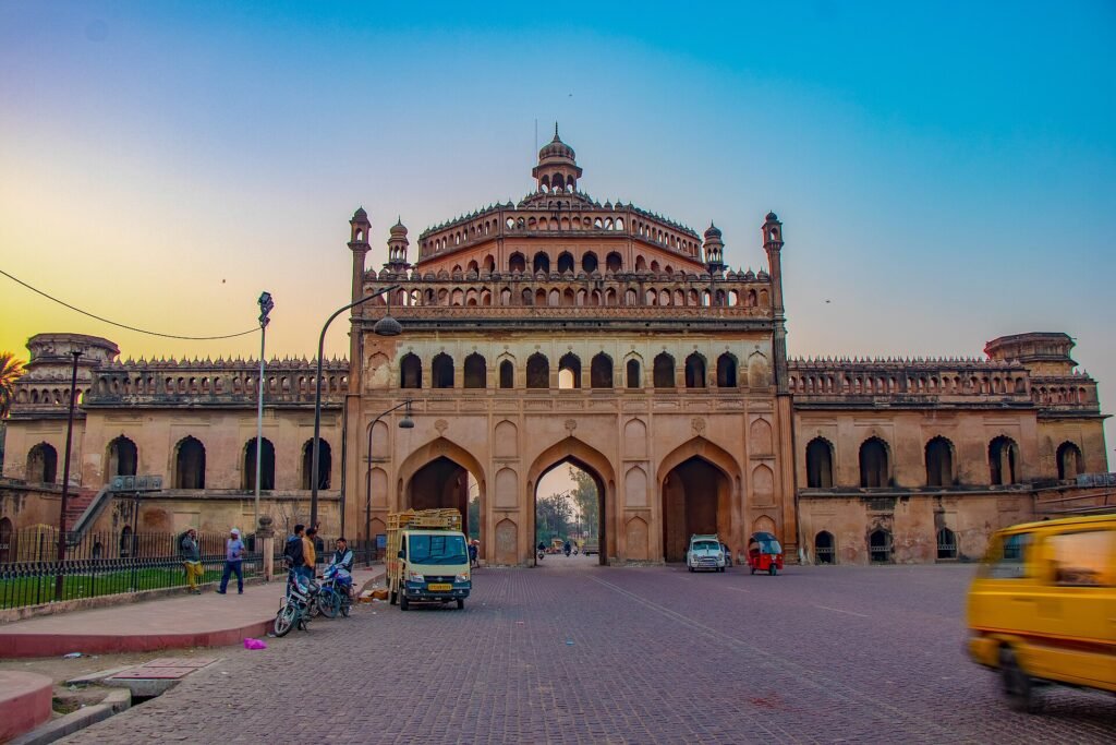 Rumi Darwaza, Lucknow